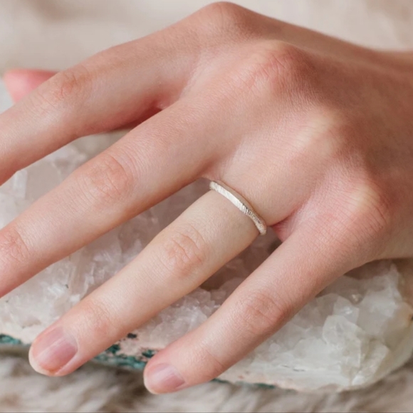 NWOT So Pretty Cara Cotter ring size 5 - Picture 2 of 3